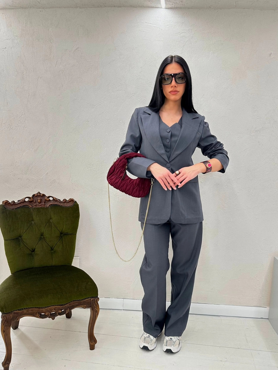 Tailleur Grigio - THE SECRET LOFT