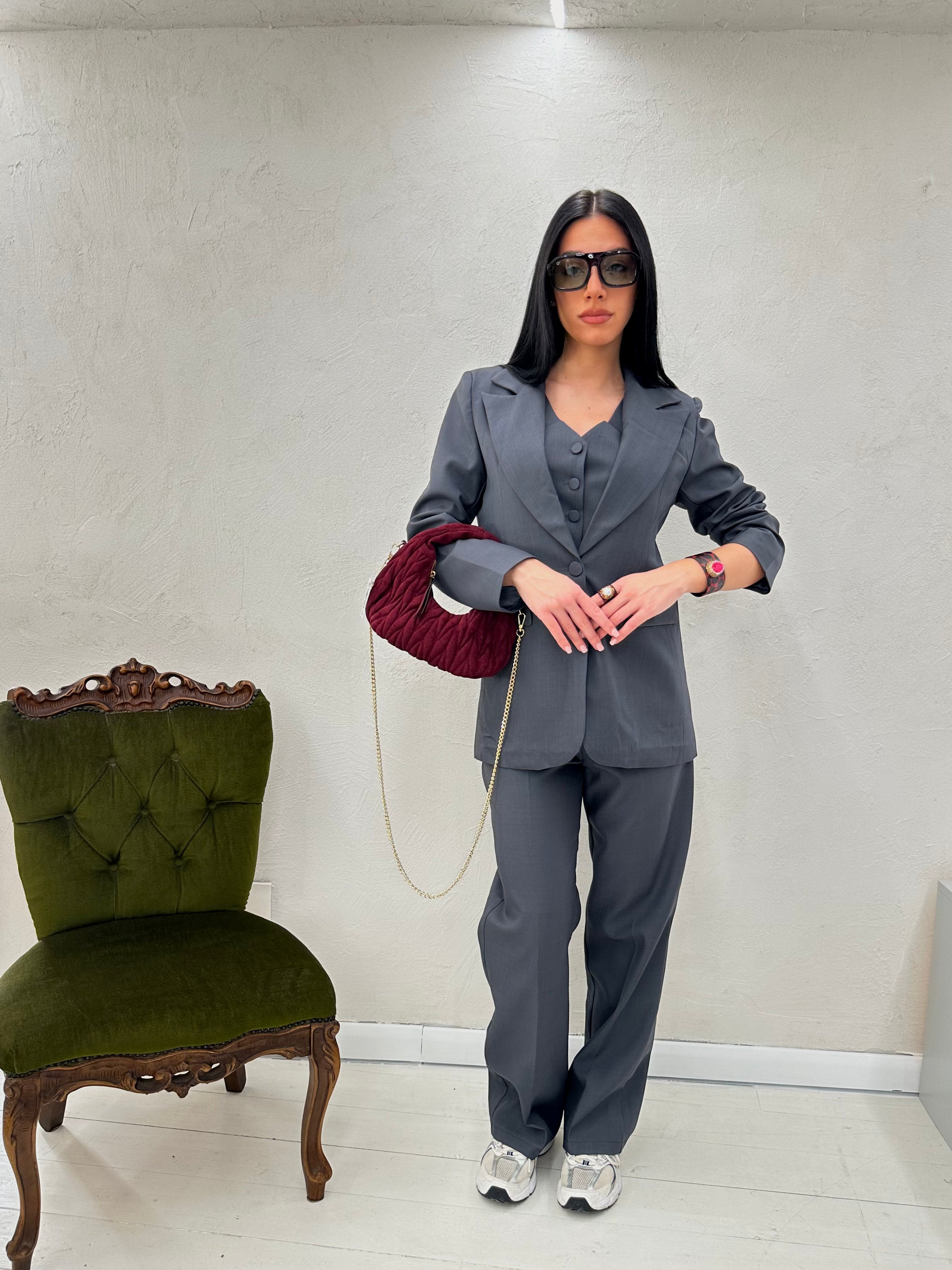 Tailleur Grigio - THE SECRET LOFT